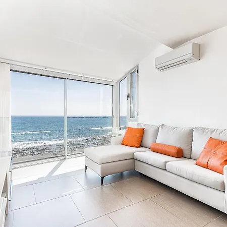 Luxury First Line Apartment. Apartamento Salinetas