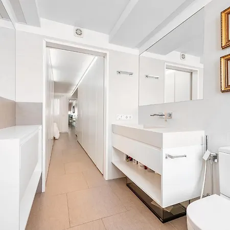 Luxury First Line Apartment.