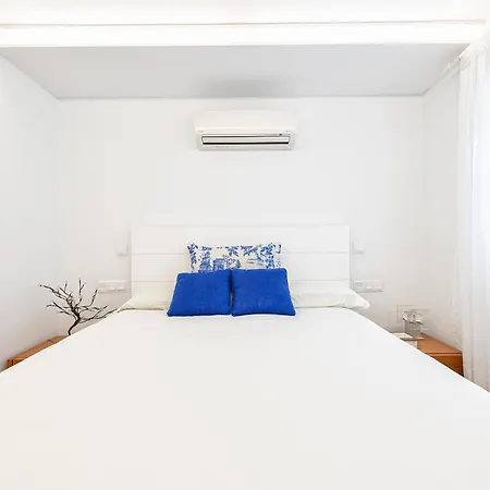 Luxury First Line Apartment. Salinetas