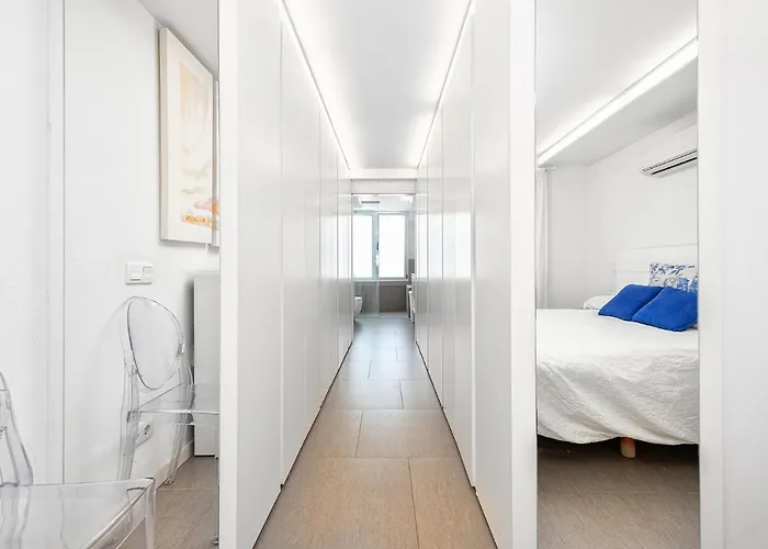 Luxury First Line Apartment. 公寓