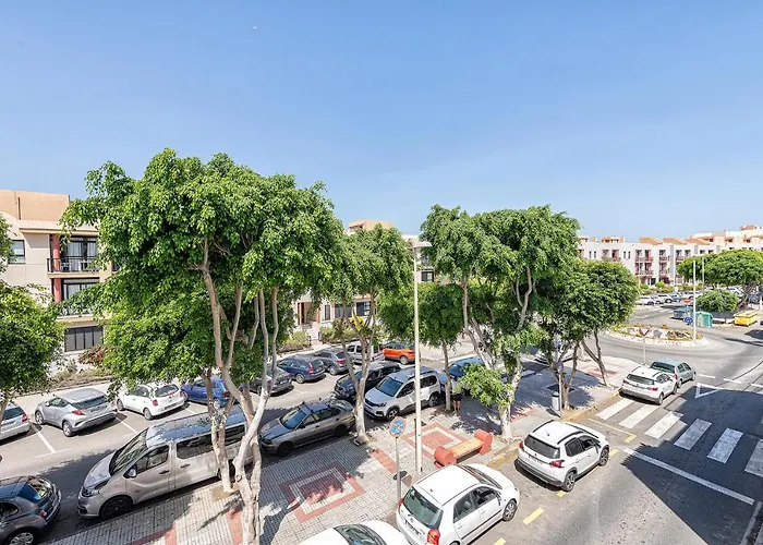 Luxury First Line Apartment. 公寓 *