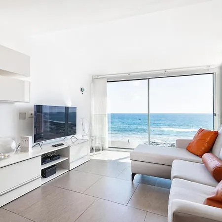 דירה Luxury First Line Apartment.