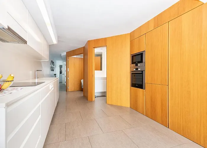 Luxury First Line Apartment. Apartman *