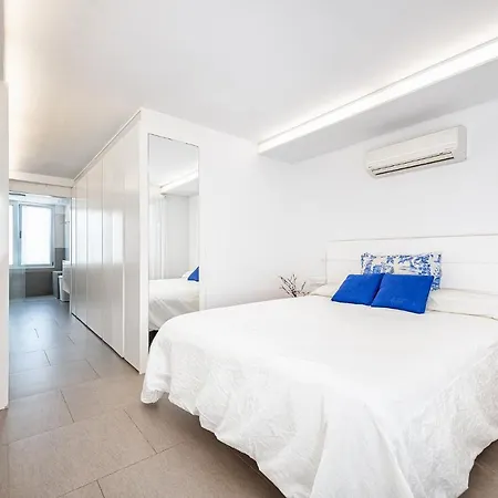 公寓 Luxury First Line Apartment. Salinetas