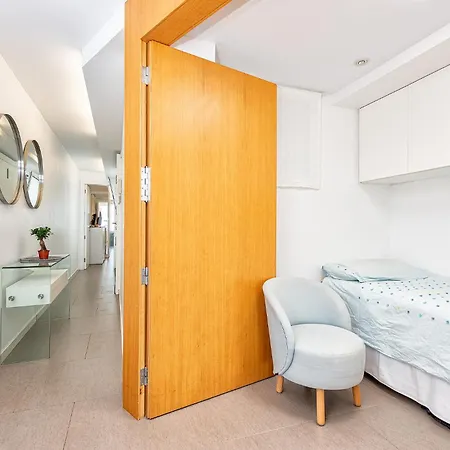 Luxury First Line Apartment. *
